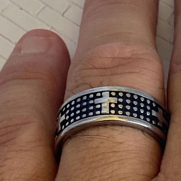 Men's Stainless Steel Medieval Style Cross Ring size 11 - Picture 4 of 5